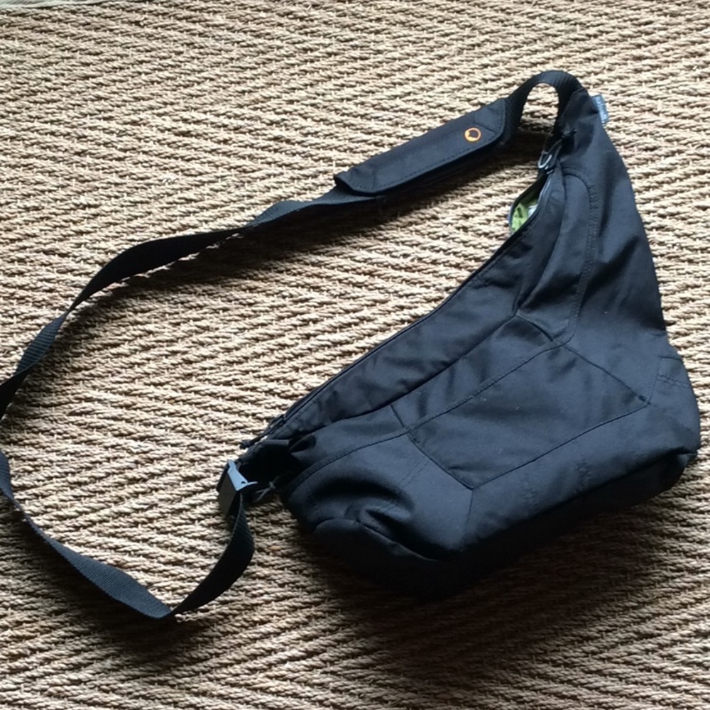 Lowepro shoulder bag lots of pockets new WOT